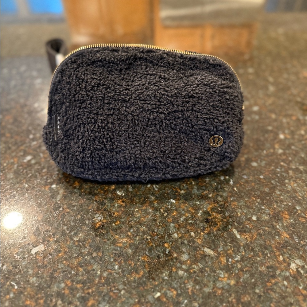 Lululemon Black Fleece Belt Bag